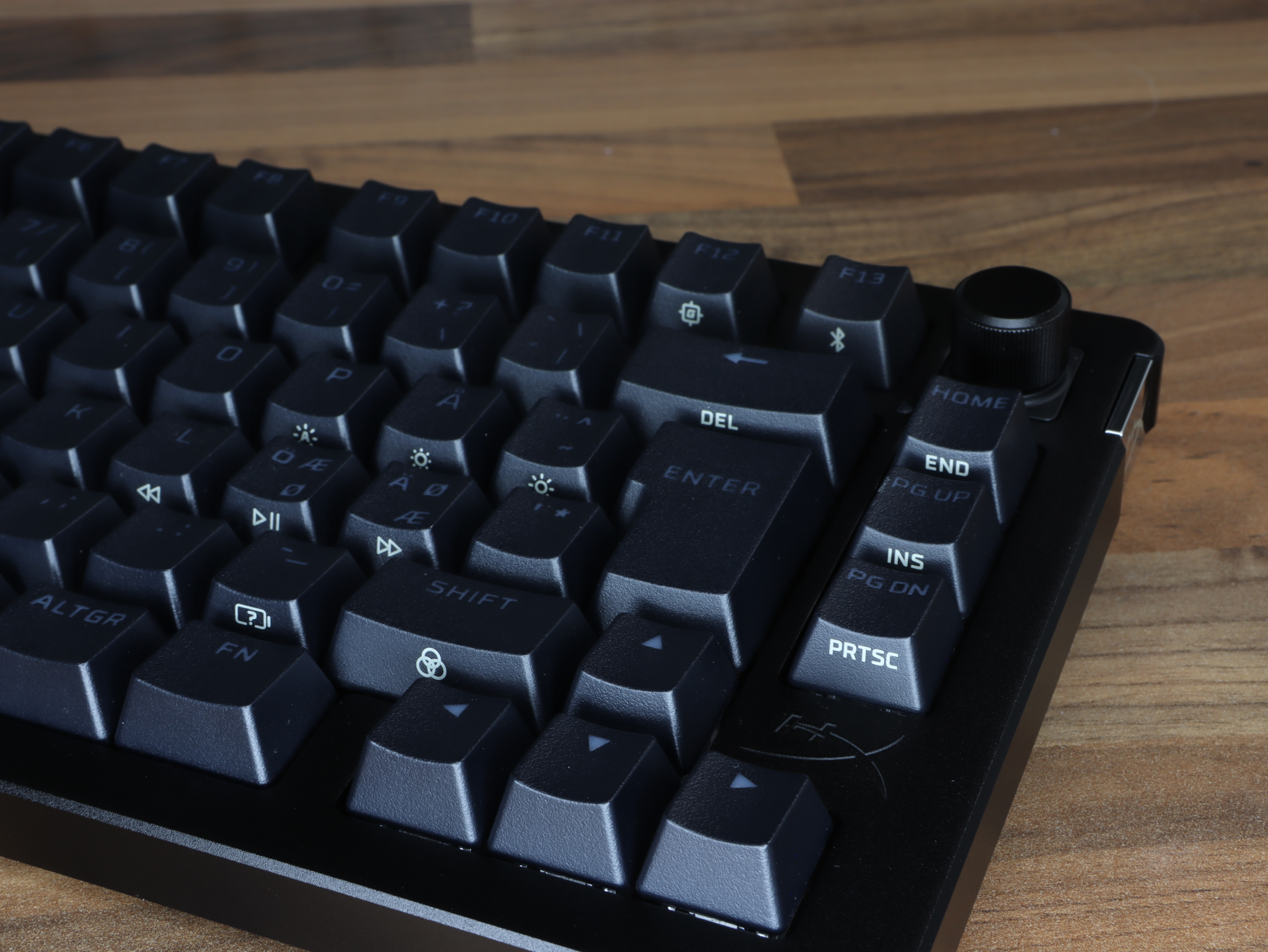 Hot-swappable HyperX Rise 75 Alloy Wireless keyboard gaming Red linear switches trådløst tastatur.JPG